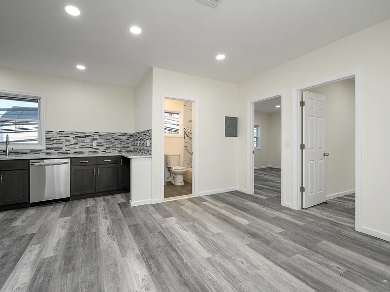 287 Orange St #2 — Photo 6