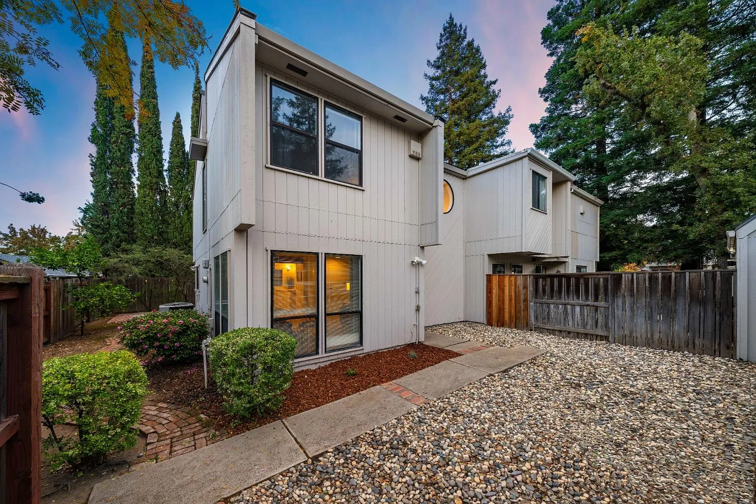 5037 Verdant Ln photo 1