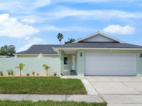 10424 118th St, Seminole, FL 33778