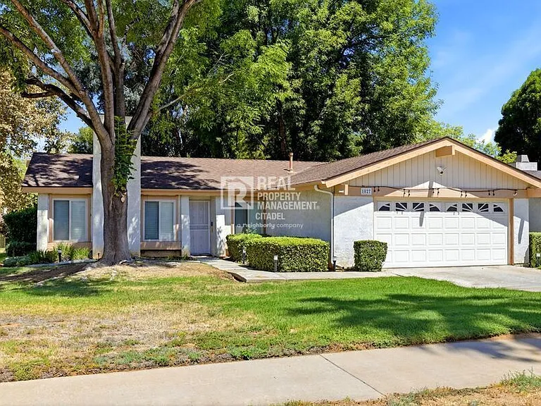1027 E Palm Ave — Photo 36
