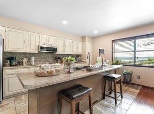 1329 Skyview Dr, Branson, MO 65616