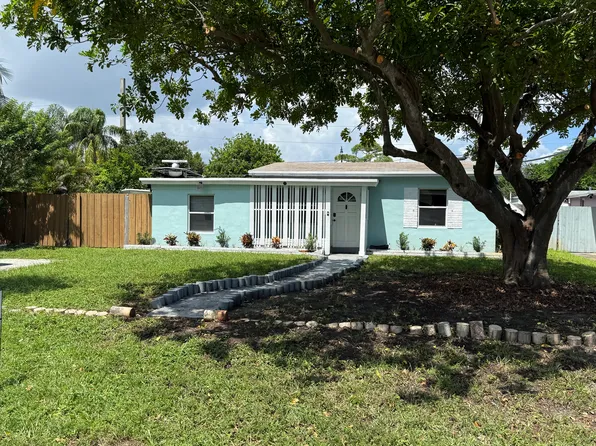 1585 NE 27th Ct, Pompano Beach, FL 33064