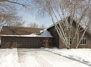 4548 Ridgeview Dr, Eagan, MN 55123