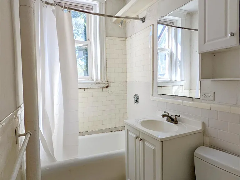 172 Maple St — Photo 6