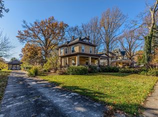 241 W Main St, Moweaqua, IL