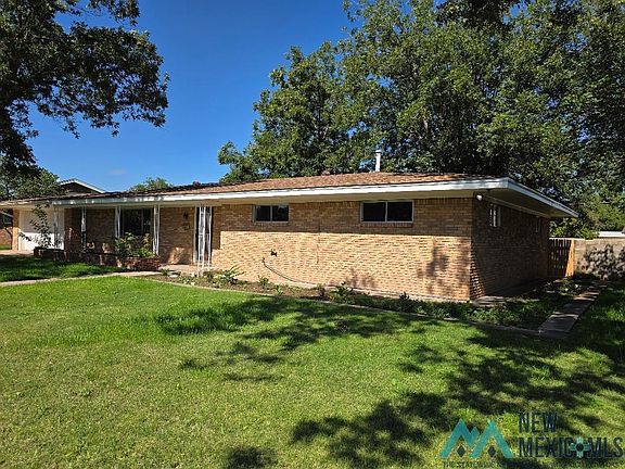 2nd image of 503 W Hervey Dr