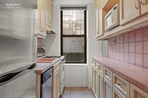 Sold by Sotheby's International Realty | media 7