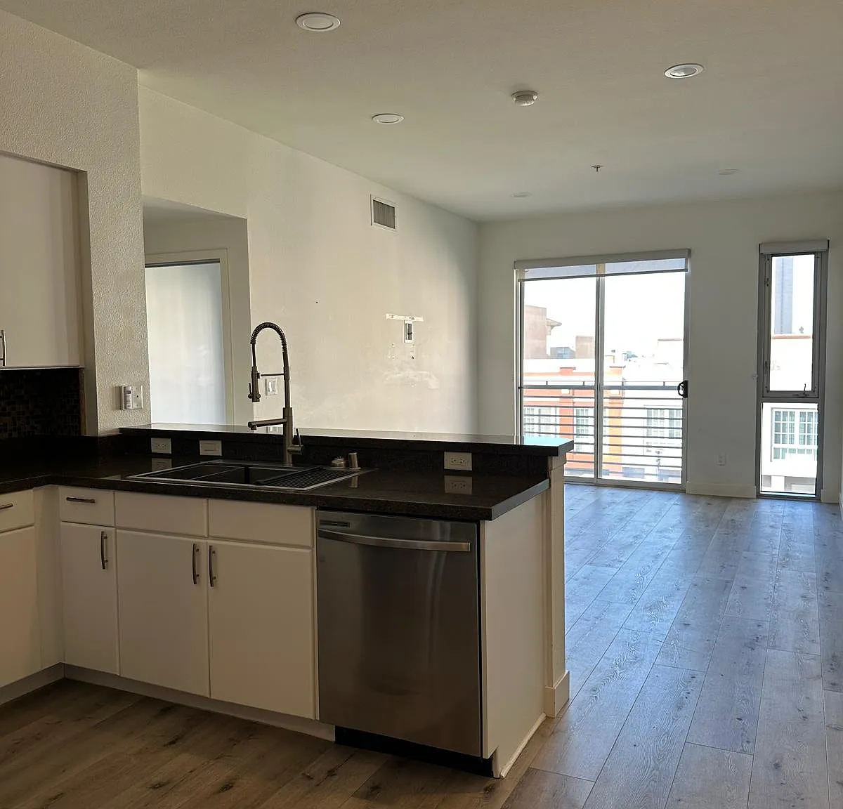 445 Island Ave — Photo 1