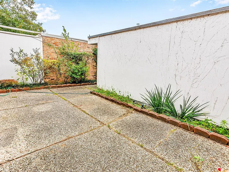 8615 La Fonte St — Photo 35