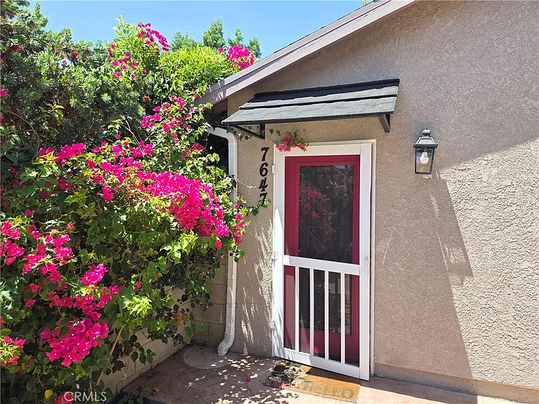 7645 Amestoy Ave — Photo 1