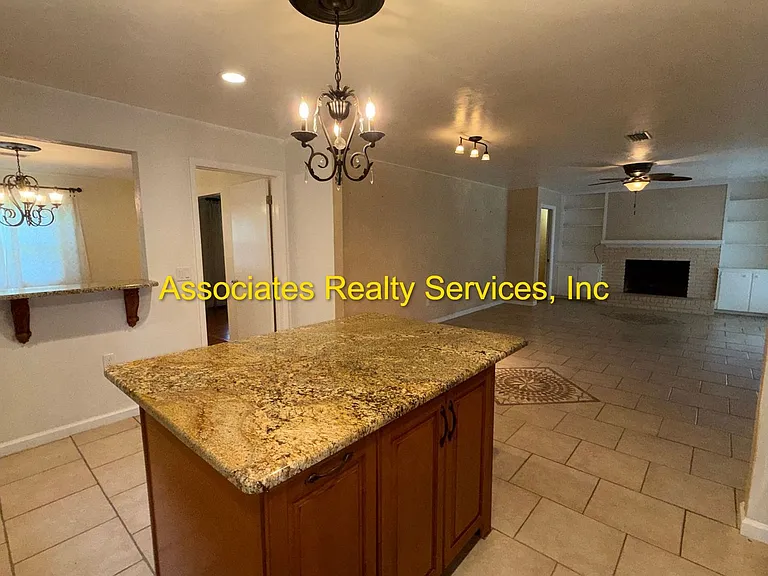 4521 NW 20th Pl — Photo 12
