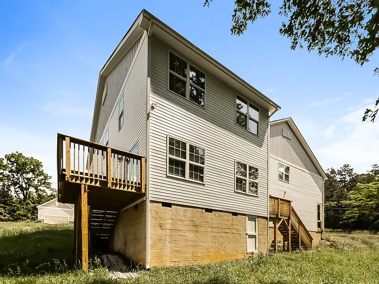 2529 Oakdale Rd — Photo 15