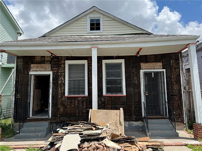 1st image of 1921 Toledano St