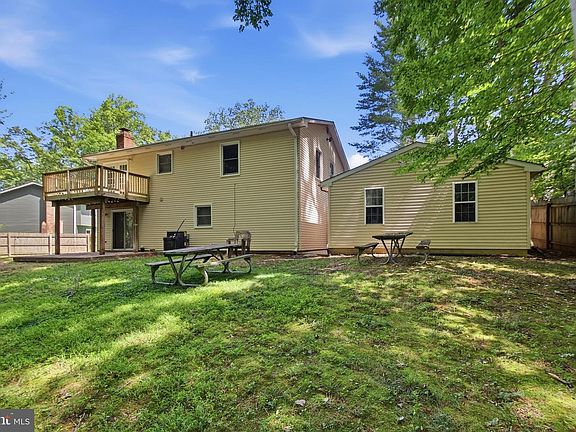 5th image of 10313 King Richard Pl