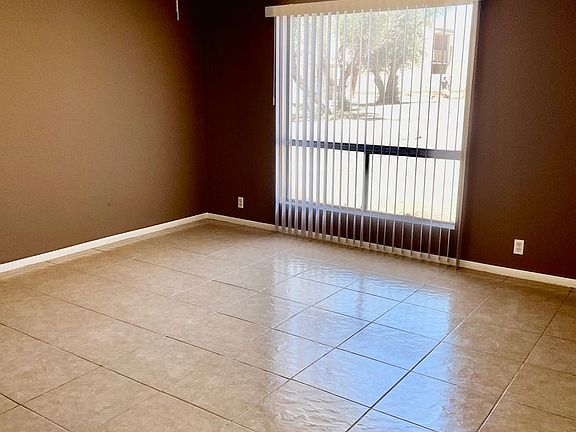 4th image of 3520 W Dunlap Ave #110