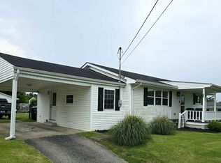 22 Bellefonte Rd, Raceland, KY 41169