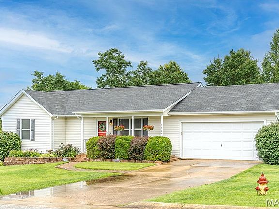 2nd image of 7712 Meadow View Cir