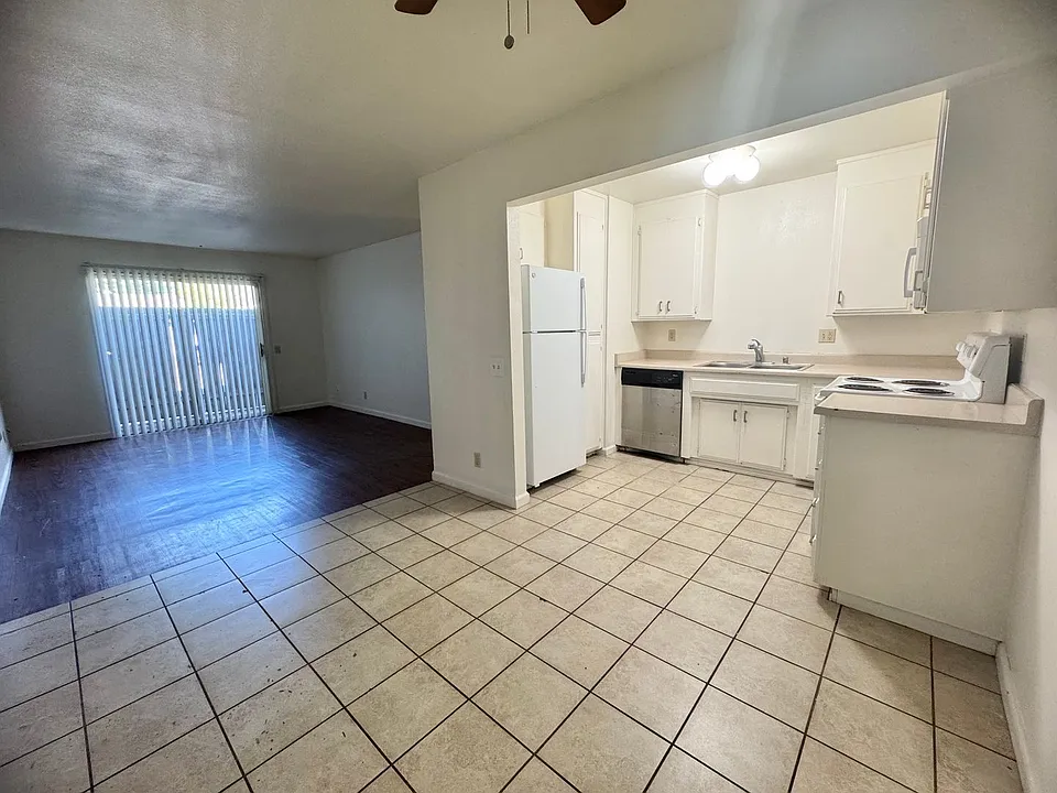 1154 Magnolia Ave