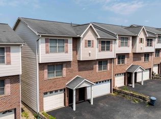 25 Ocean View Dr, Morgantown, WV 26505