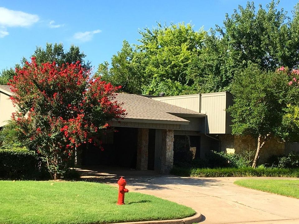 1st image of 1614 Oakwood Dr