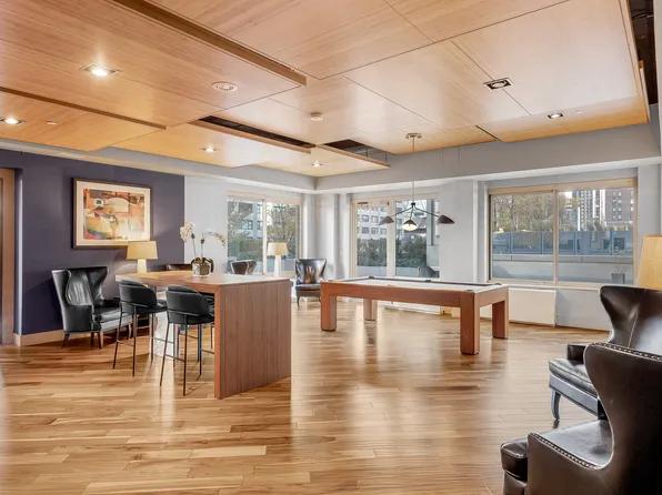 260 West 54th Street image 9 of 16