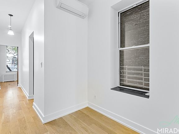 3rd image of 58 Saint Marks Pl APT 11A