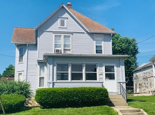 120 S Cherry Ave, Freeport, IL 61032