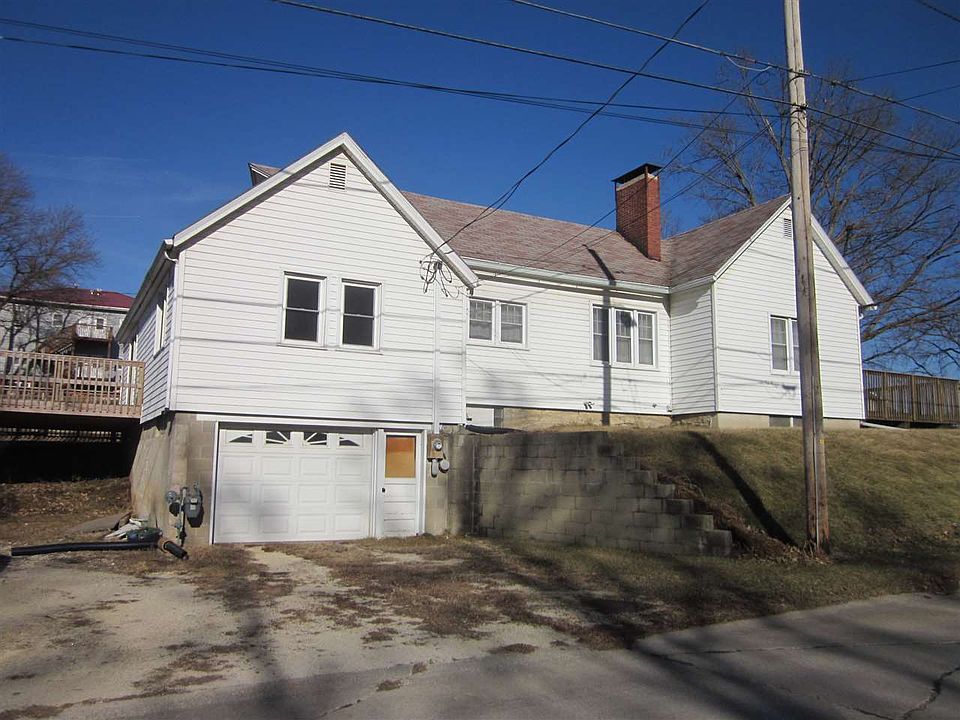 1st image of 208 S Oak St