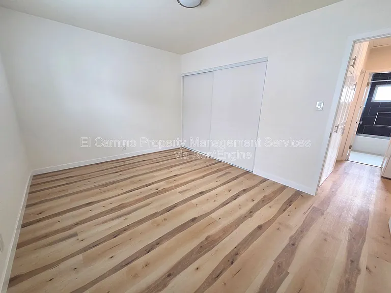 3164 Pine Ave — Photo 10