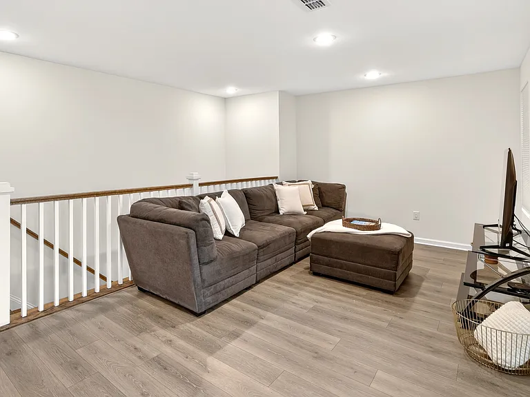 225 Myrtle Rd — Photo 10
