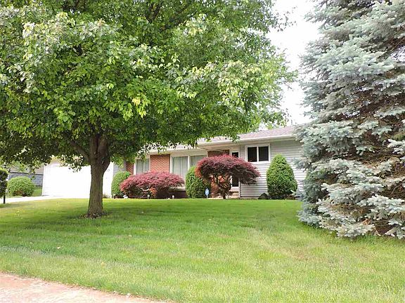 3rd image of 7121 N Manning Dr