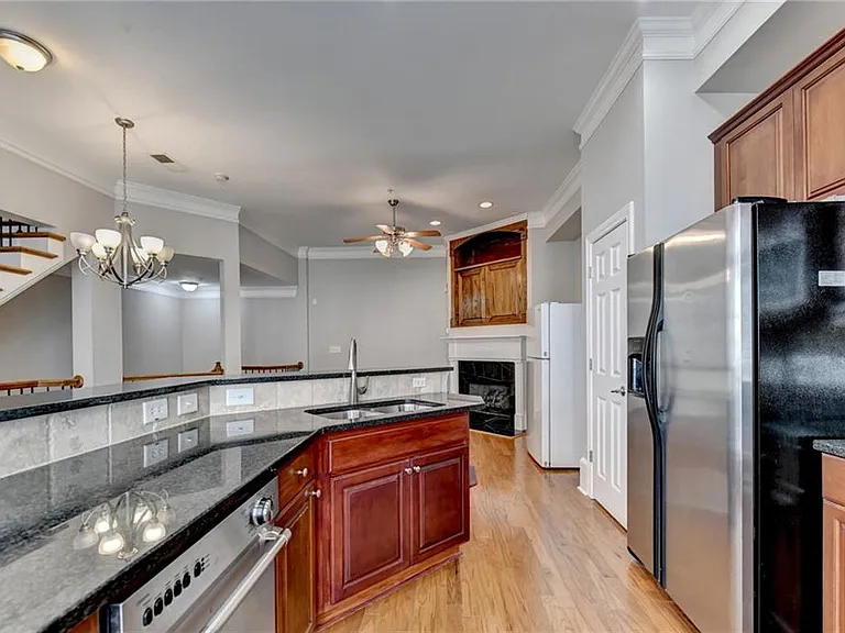 813 Clifton Heights Ln NE — Photo 16