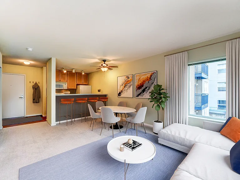 TraVigne on Eleventh Avenue — Photo 2