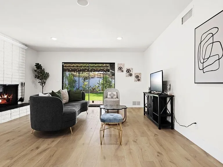 2617 S Beverly Dr — Photo 38