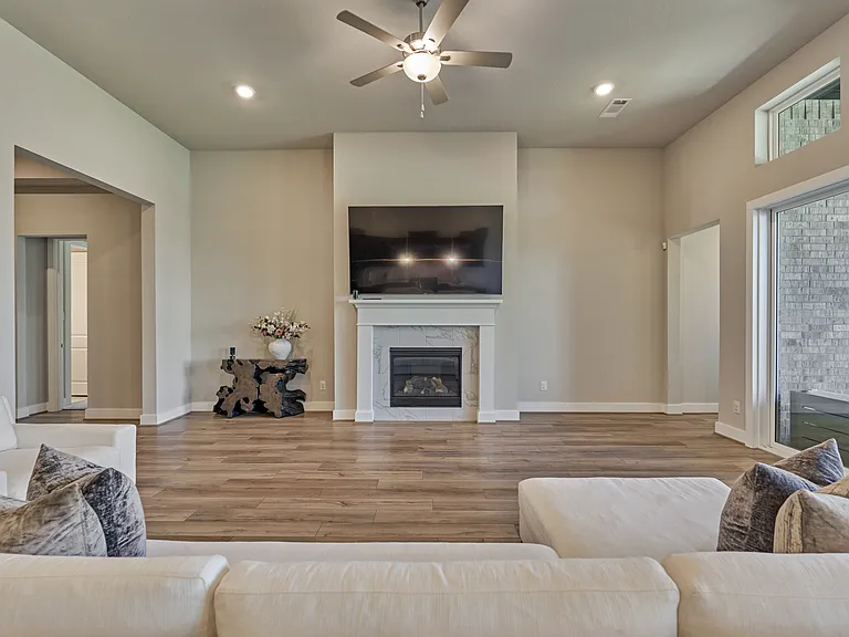 1716 Encino Blvd — Photo 14
