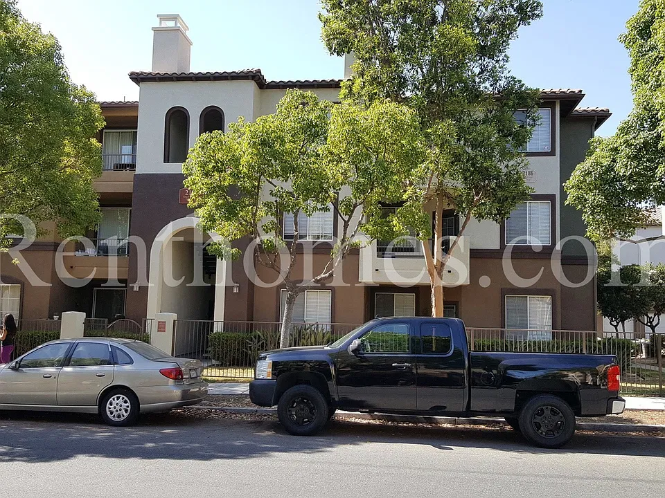 2186-711 Gill Village Way