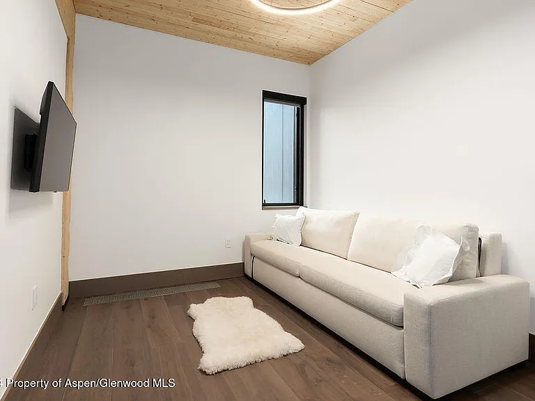 180 Wood Rd #302 — Photo 22