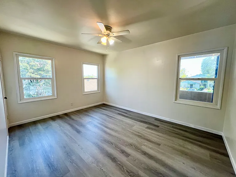 643 W Riggin St #1/2 — Photo 6