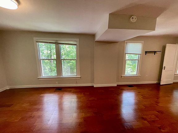 4th image of 1217 Worthington St APT B