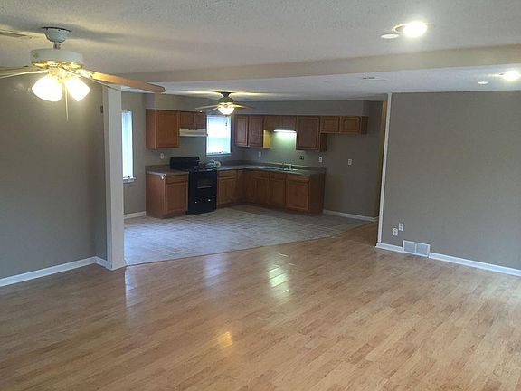 3rd image of 5616 Crestwood Dr