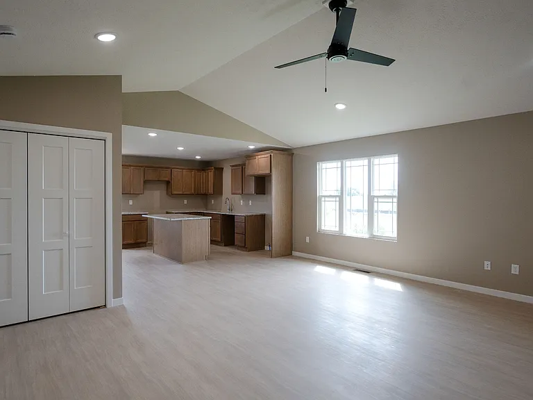 4325 Dawn St — Photo 4