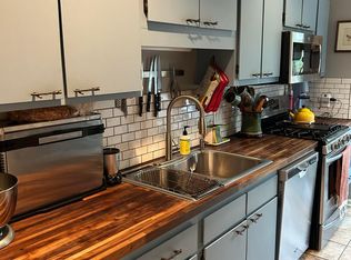 101 Thomas Ln APT B1, Carrboro, NC 27510