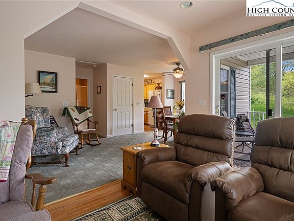 5th image of 340 Finch Way