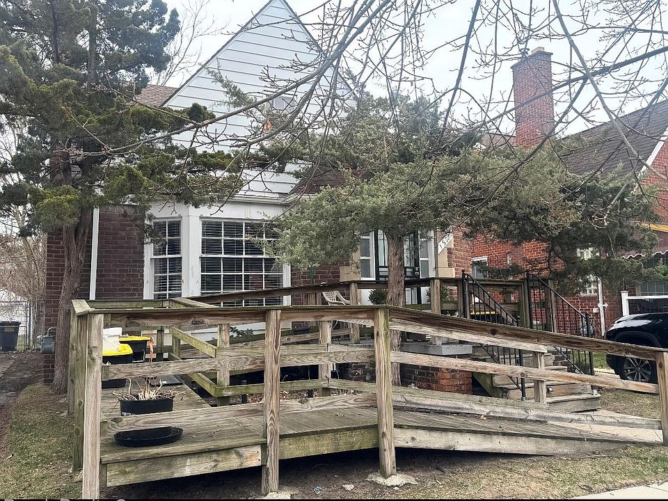 2nd image of 15710 Ward St