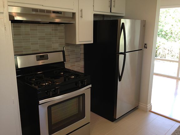 5th image of 2226 N Cahuenga Blvd