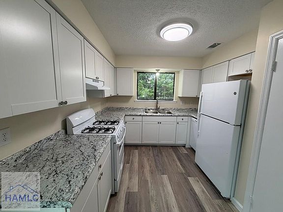 4th image of 254 Garden Cir