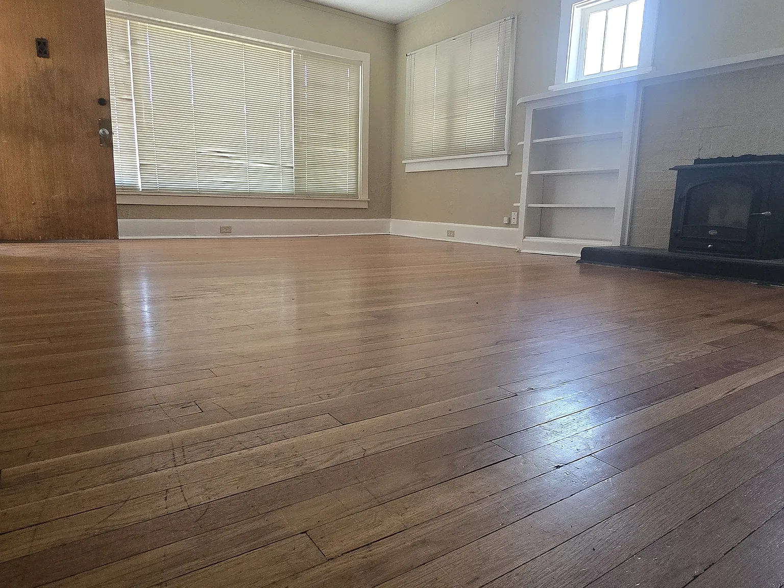3 bed, 1338 sqft, $2,200 — Photo 3
