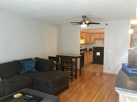 3rd image of 1250 N La Salle Dr APT 611