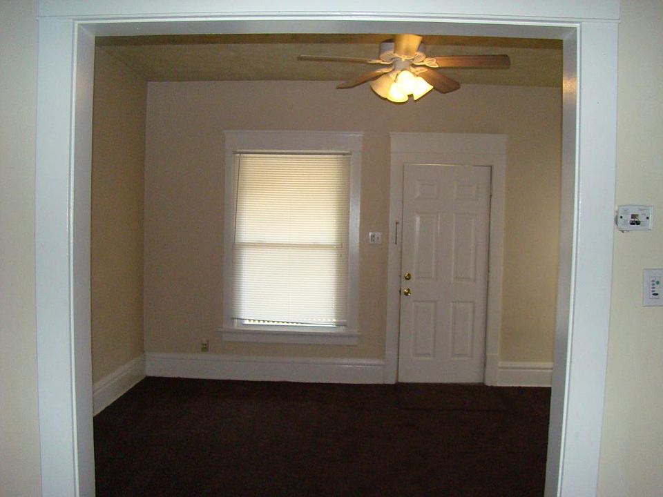 Living room, new carpet in entire downstairs level