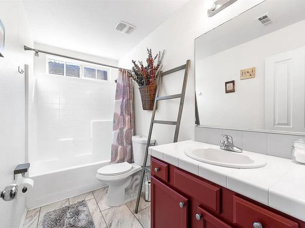 2651 Greenwood Ct, Palmdale, CA 93550